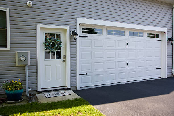 24/7 Emergency Garage Door Panel Replacement experts in Roswell, GA